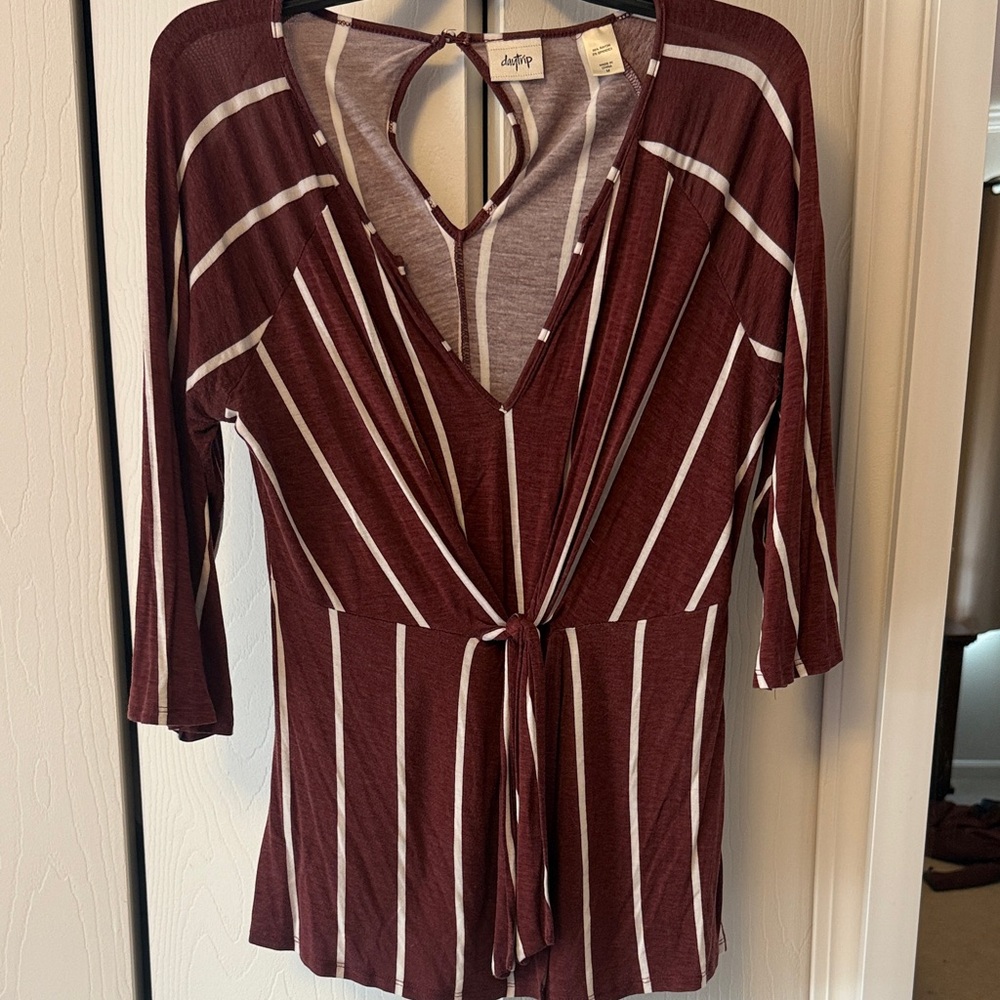 Tie front 3/4 sleeve top - Picture 1 of 1